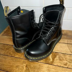 Dr. Martens Lace Up Boots Women’s Size 8